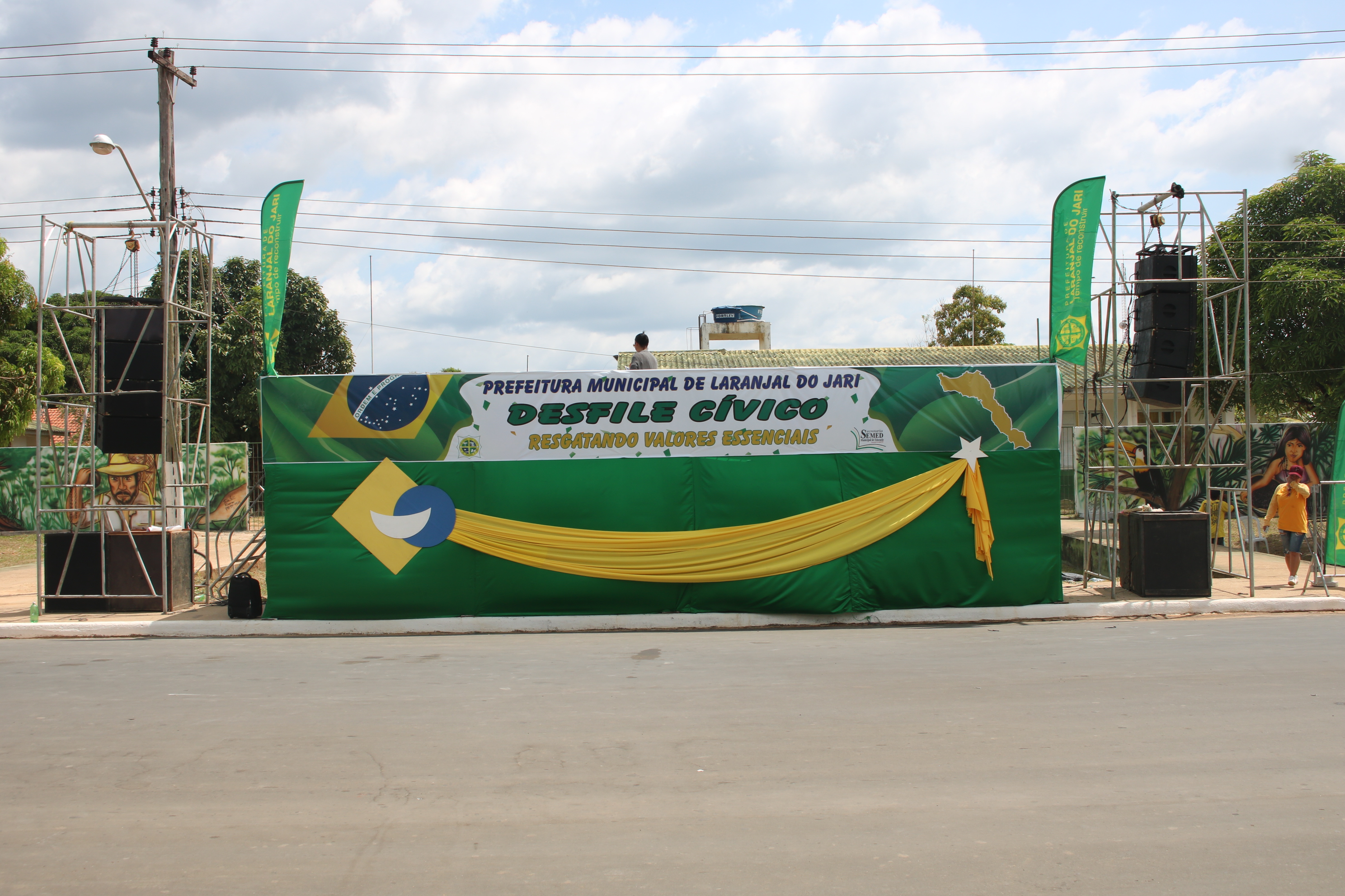 Prefeitura de Laranjal do Jari está com tudo pronto para o desfile cívico.